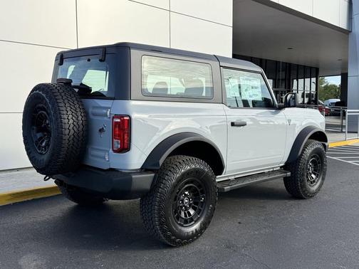 AVALANCHE GRAY 2026 Ford Bronco Base