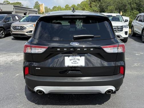 AGATE BLACK METALLIC 2022 Ford Escape SE