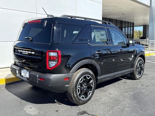 SHADOW BLACK 2026 Ford Bronco Sport Outer Banks