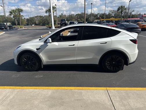 2021 Tesla Model Y Standard Range Rear-Wheel Drive