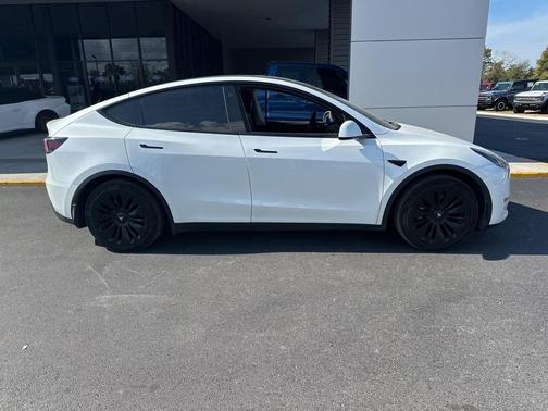 2021 Tesla Model Y Standard Range Rear-Wheel Drive