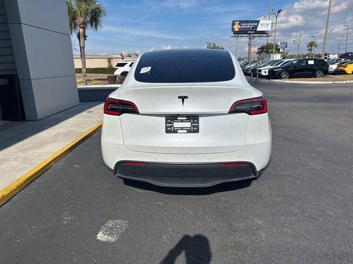 2021 Tesla Model Y Standard Range Rear-Wheel Drive