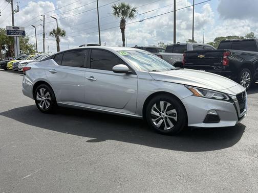 Brilliant Silver Metallic 2020 Nissan Altima S FWD