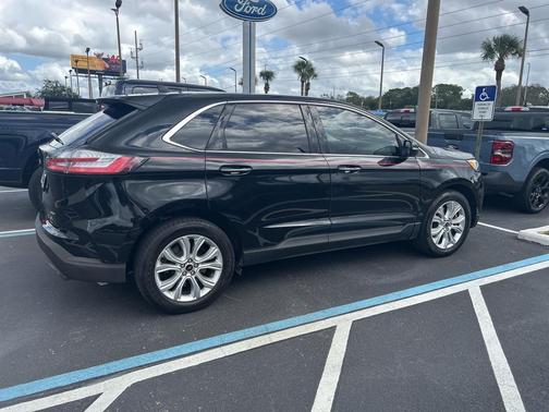 2023 Ford Edge Titanium