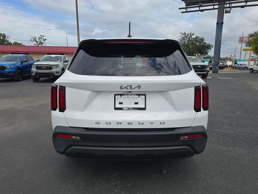 2022 Kia Sorento LX