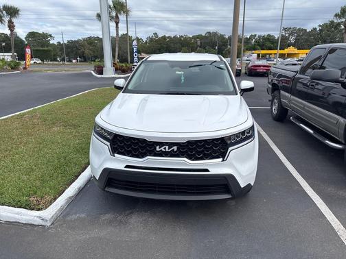 2022 Kia Sorento LX
