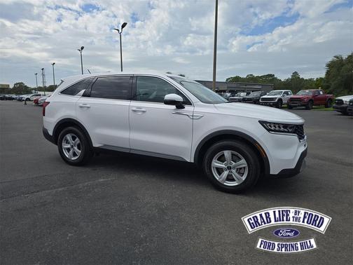 2022 Kia Sorento LX