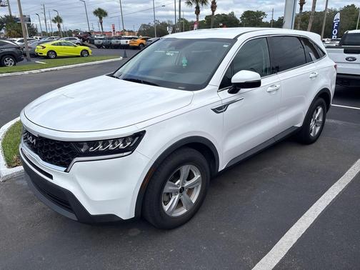 2022 Kia Sorento LX