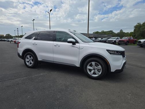 2022 Kia Sorento LX
