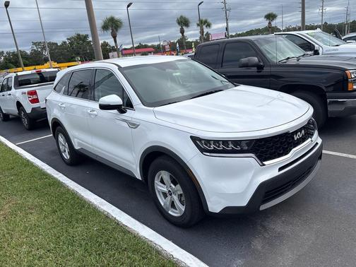 2022 Kia Sorento LX