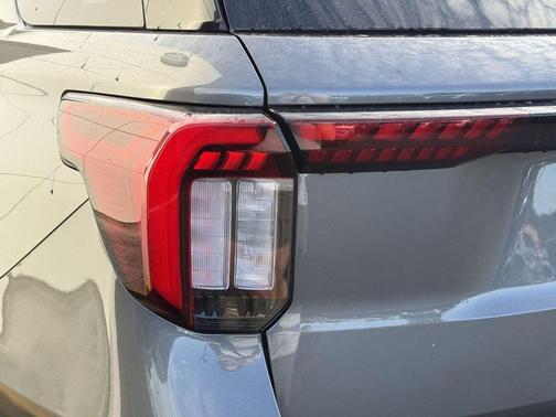 CARBONIZED GRAY METALLIC 2026 Ford Explorer ST-Line