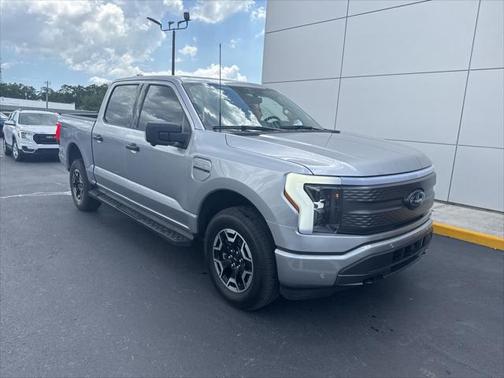 2023 Ford F-150 Lightning XLT
