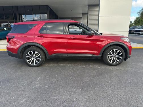 RAPID RED MET TINTED CC 2025 Ford Explorer ST-Line