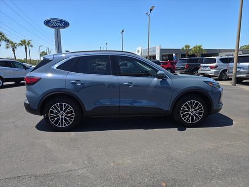 2025 Ford Escape SE