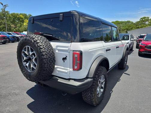OXFORD WHITE 2025 Ford Bronco Badlands