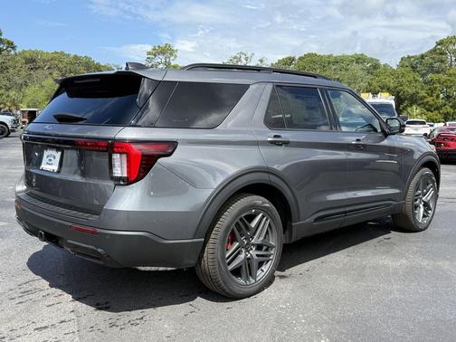 CARBONIZED GRAY METALLIC 2026 Ford Explorer ST-Line