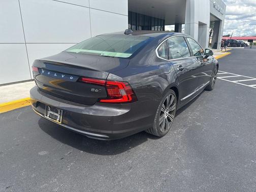2022 Volvo S90 B6 Inscription