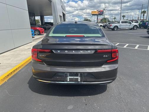 2022 Volvo S90 B6 Inscription