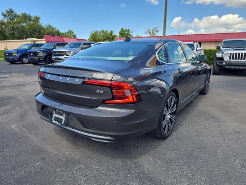 2022 Volvo S90 B6 Inscription