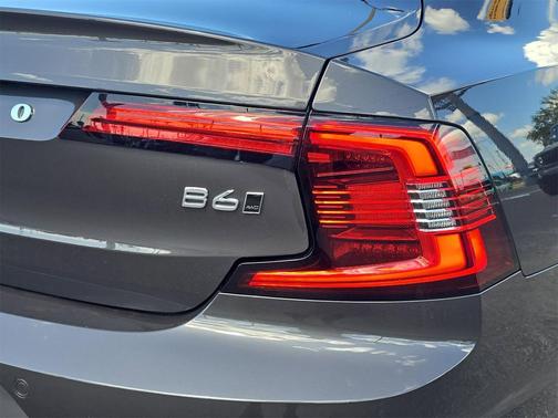 2022 Volvo S90 B6 Inscription