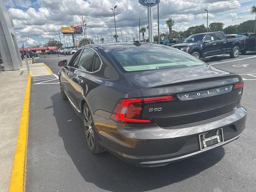 2022 Volvo S90 B6 Inscription