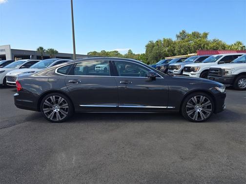 2022 Volvo S90 B6 Inscription