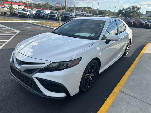 2024 Toyota Camry Hybrid SE