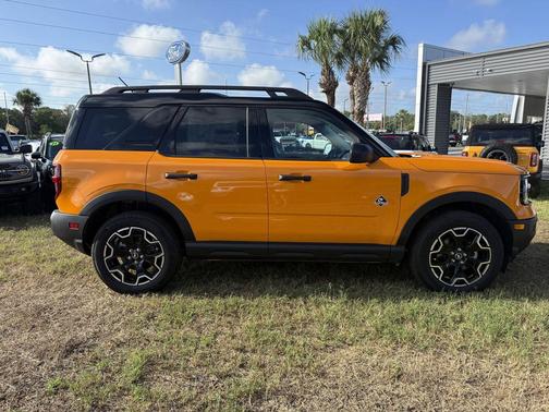 ORANGE FURY METALLIC TRI-COAT 2026 Ford Bronco Sport Outer Banks