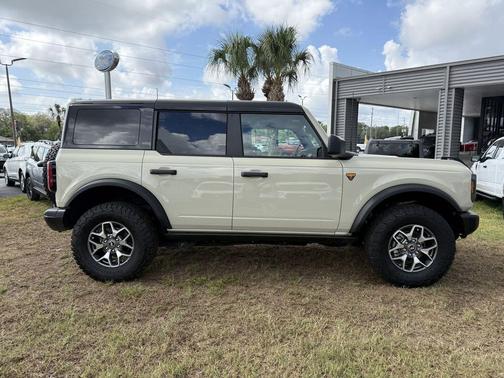 DESERT SAND 2025 Ford Bronco Badlands