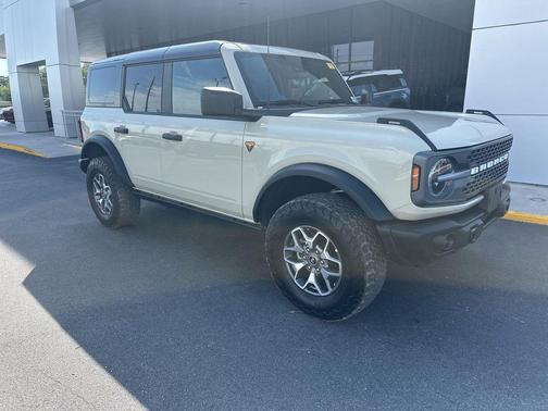 DESERT SAND 2025 Ford Bronco Badlands