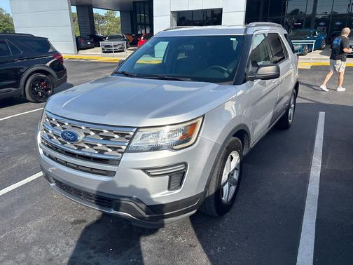 INGOT SILVER METALLIC 2018 Ford Explorer XLT