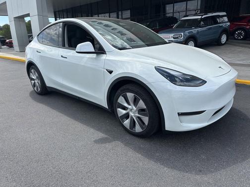 Pearl White Multi-Coat 2024 Tesla Model Y Long Range Dual Motor All-Wheel Drive