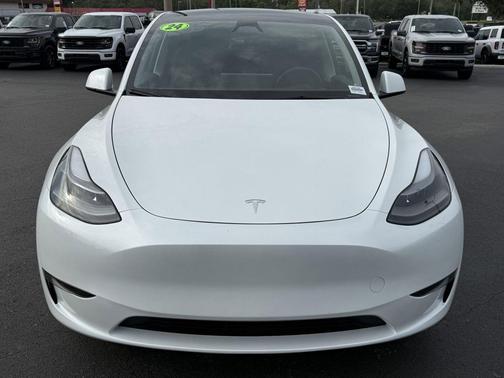 Pearl White Multi-Coat 2024 Tesla Model Y Long Range Dual Motor All-Wheel Drive