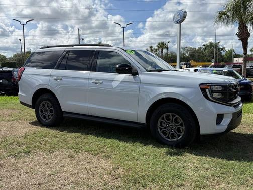 SPACE SILVER METALLIC 2025 Ford Expedition Active