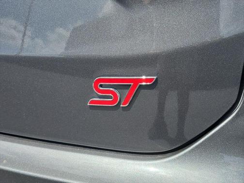 2024 Ford Edge ST