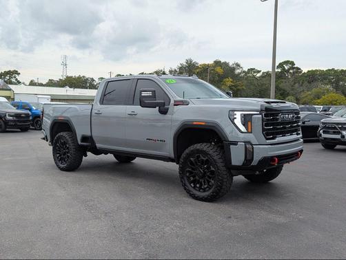 Thunderstorm Gray 2024 GMC Sierra 2500 AT4