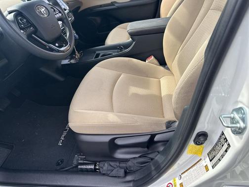 2020 Toyota Prius LE