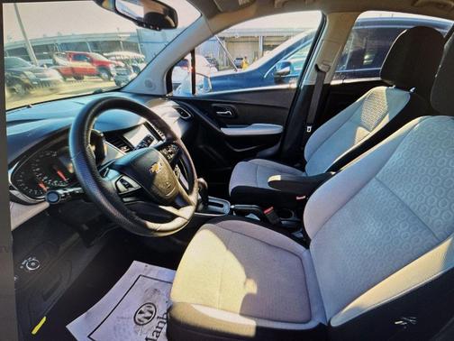 2022 Chevrolet Trax LS