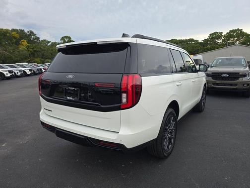 STAR WHITE MET TRI-COAT 2025 Ford Expedition Platinum