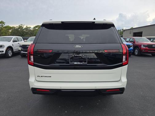 STAR WHITE MET TRI-COAT 2025 Ford Expedition Platinum