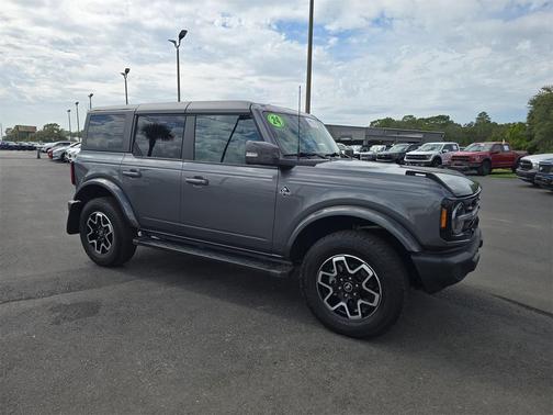 2024 Ford Bronco Outer Banks