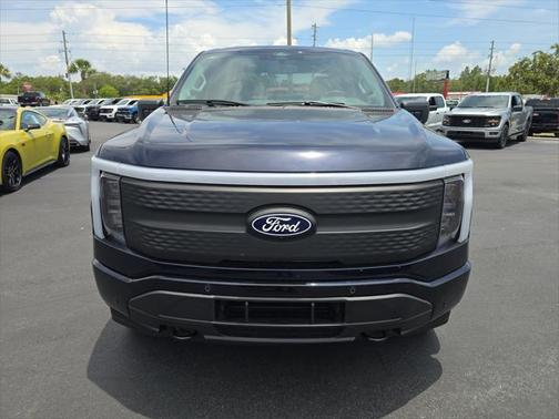 2025 Ford F-150 Lightning Flash