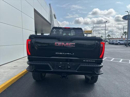 2024 GMC Sierra 2500 Denali