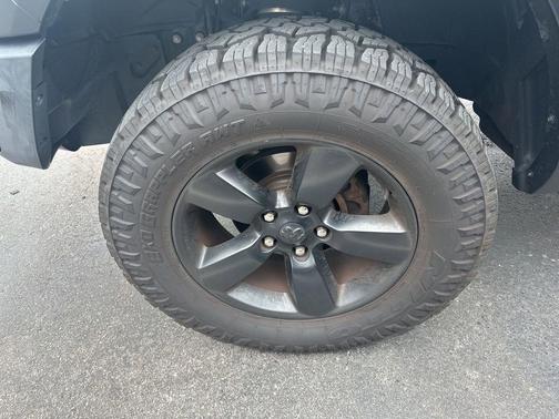 Diamond Black Crystal Pearlcoat 2019 RAM 1500 Classic Warlock Quad Cab 4x4 6'4' Box