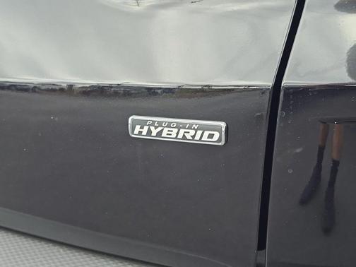 2025 Ford Escape PHEV SE