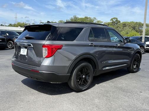 CARBONIZED GRAY METALLIC 2023 Ford Explorer XLT