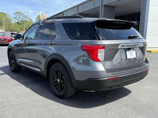 CARBONIZED GRAY METALLIC 2023 Ford Explorer XLT