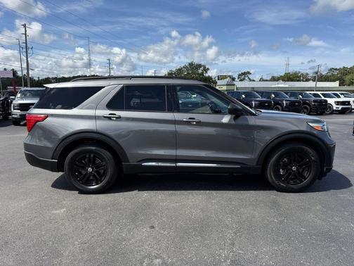 CARBONIZED GRAY METALLIC 2023 Ford Explorer XLT