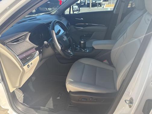 2022 Cadillac XT4 Luxury