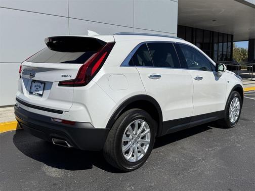 2022 Cadillac XT4 Luxury